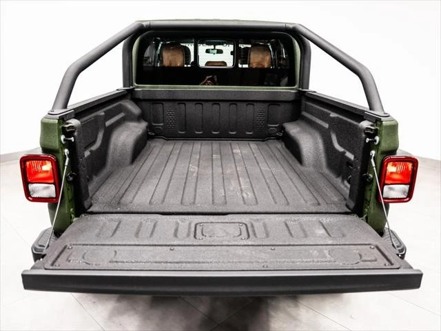 2026 Jeep JT Gladiator - Image 16 of 31