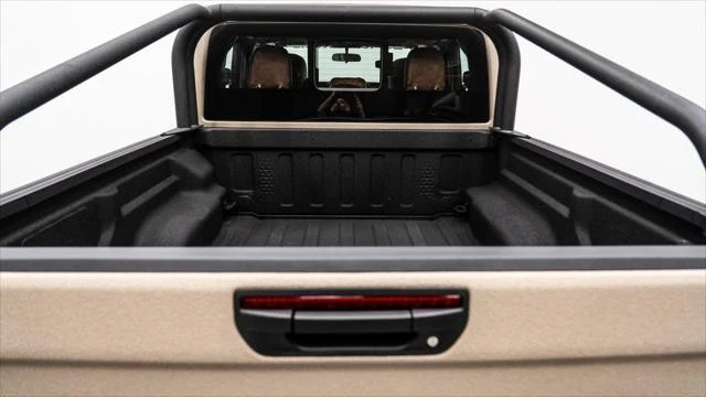 2026 Jeep JT Gladiator - Image 13 of 31