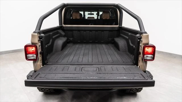 2026 Jeep JT Gladiator - Image 11 of 31