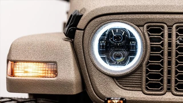 2026 Jeep JT Gladiator - Image 21 of 31