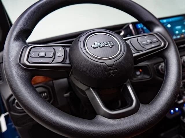 2026 Jeep JT Gladiator - Image 29 of 31