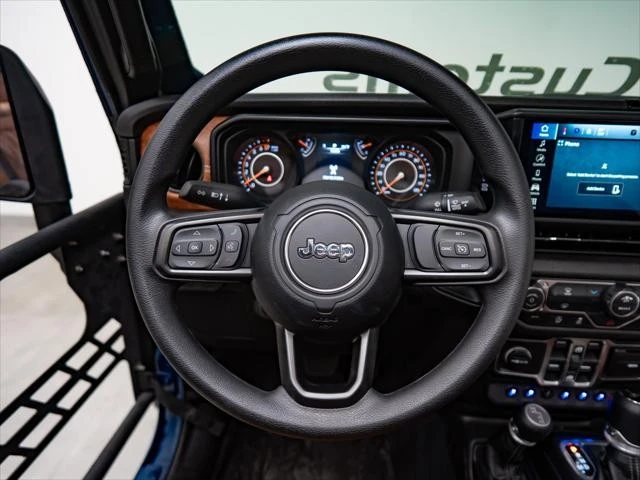 2026 Jeep JT Gladiator - Image 17 of 31