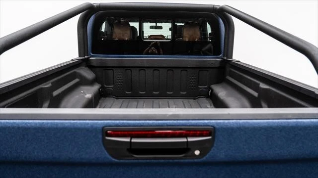 2026 Jeep JT Gladiator - Image 10 of 31