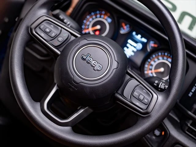 2026 Jeep JT Gladiator - Image 22 of 31