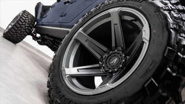 2026 Jeep JT Gladiator - Image 28 of 31