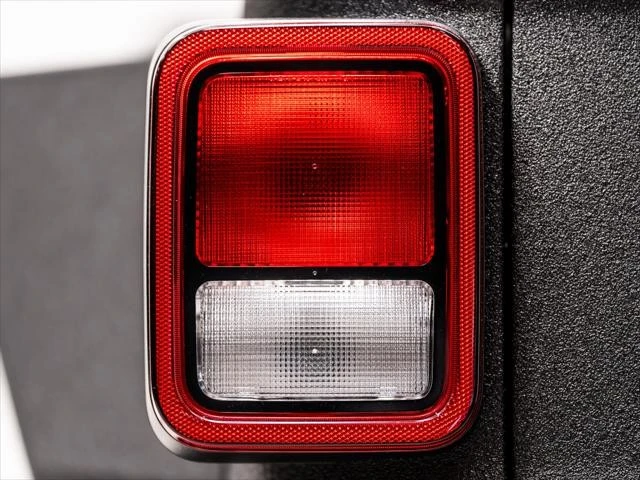 2026 Jeep JT Gladiator - Image 13 of 31