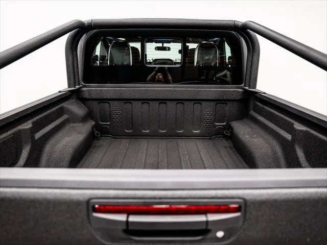 2026 Jeep JT Gladiator - Image 11 of 31