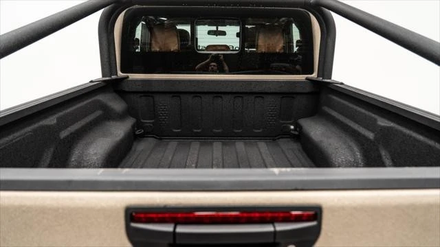 2026 Jeep JT Gladiator - Image 9 of 21