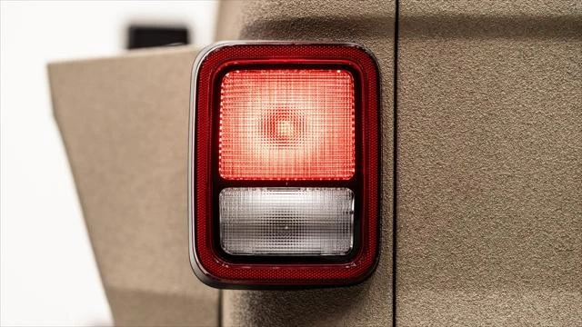 2026 Jeep Gladiator - Image 13 of 31