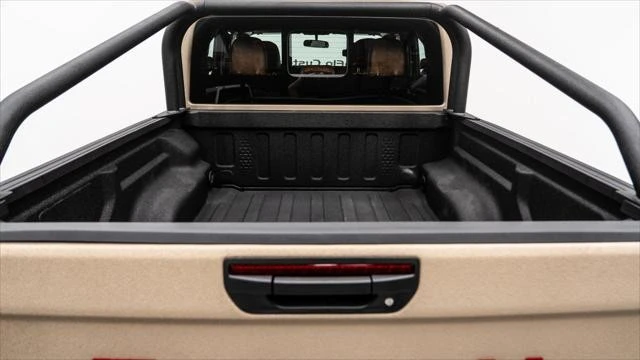 2026 Jeep JT Gladiator - Image 10 of 31