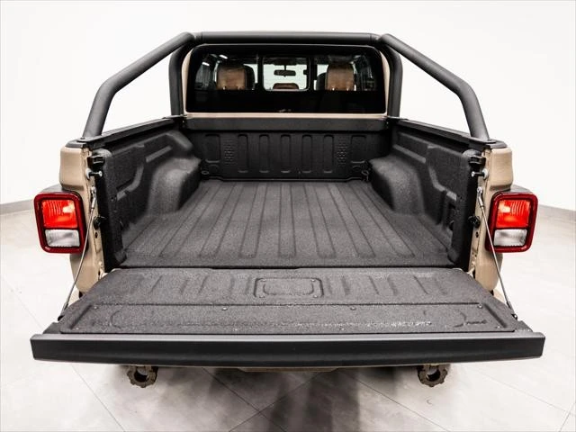 2026 Jeep JT Gladiator - Image 13 of 31