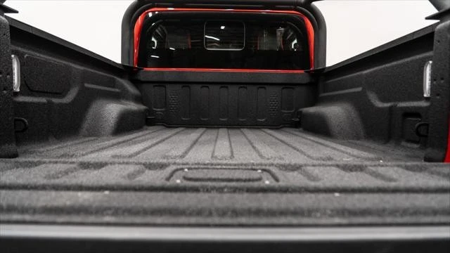 2026 Jeep JT Gladiator - Image 10 of 31