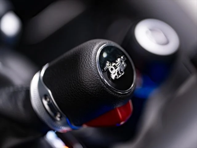 2026 Jeep JT Gladiator - Image 18 of 31