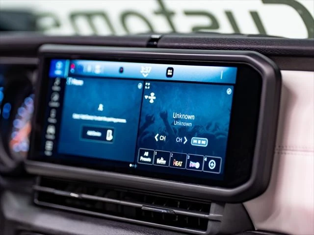 2026 Jeep JT Gladiator - Image 19 of 31