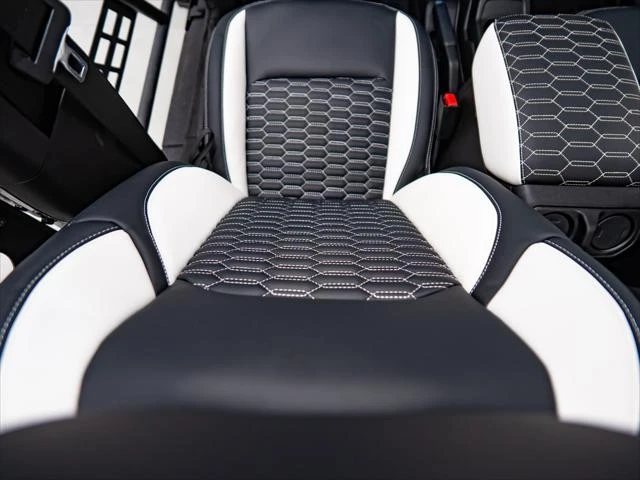 2026 Jeep JT Gladiator - Image 22 of 31