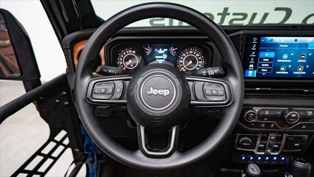 2026 Jeep JT Gladiator - Image 15 of 31