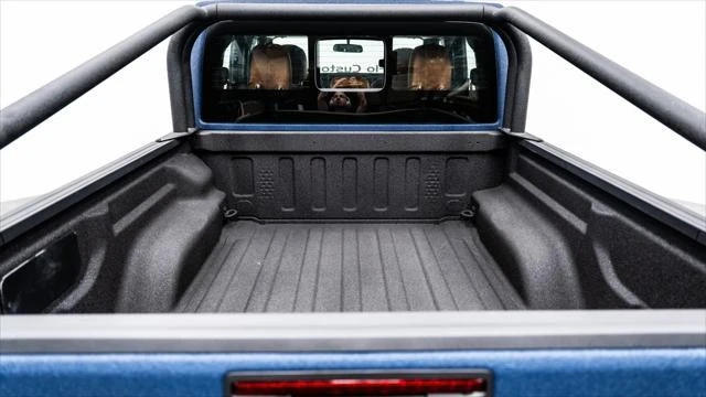 2026 Jeep JT Gladiator - Image 8 of 31
