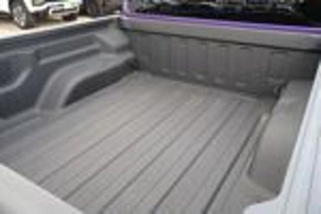 2026 Jeep JT Gladiator - Image 7 of 25