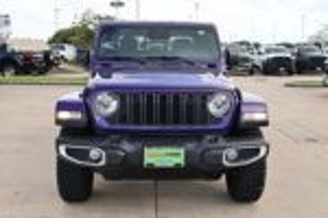 2026 Jeep JT Gladiator - Image 10 of 25