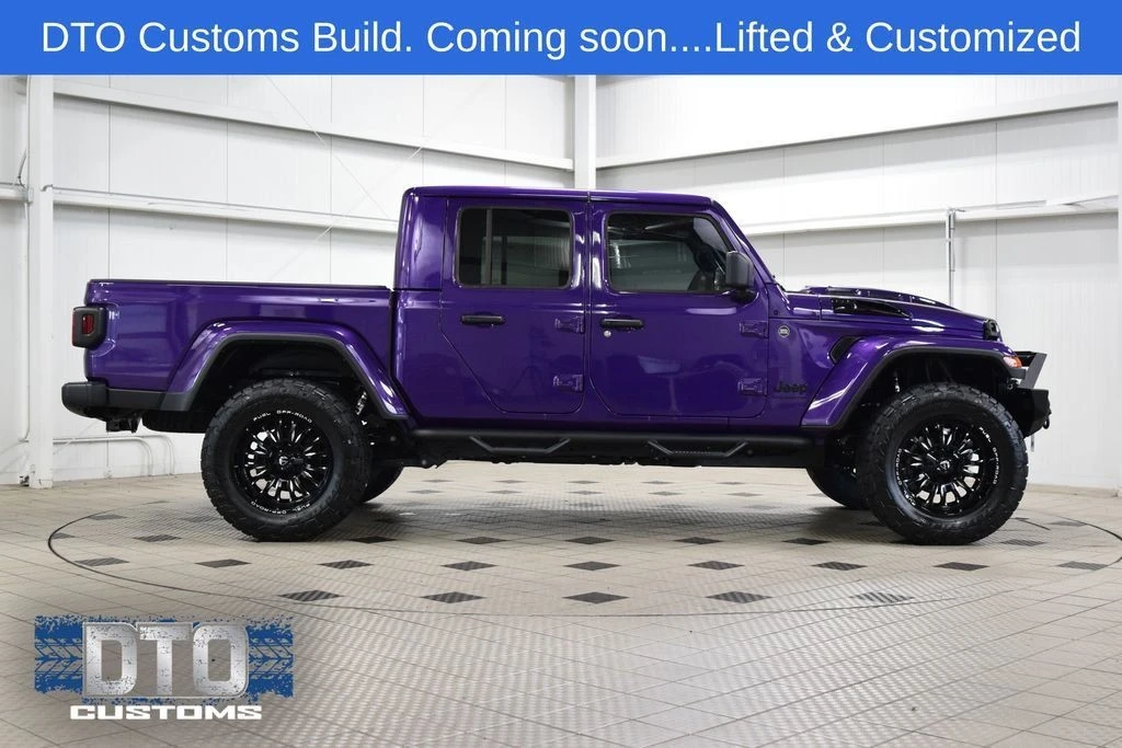 2026 Jeep JT Gladiator - Image 8 of 31