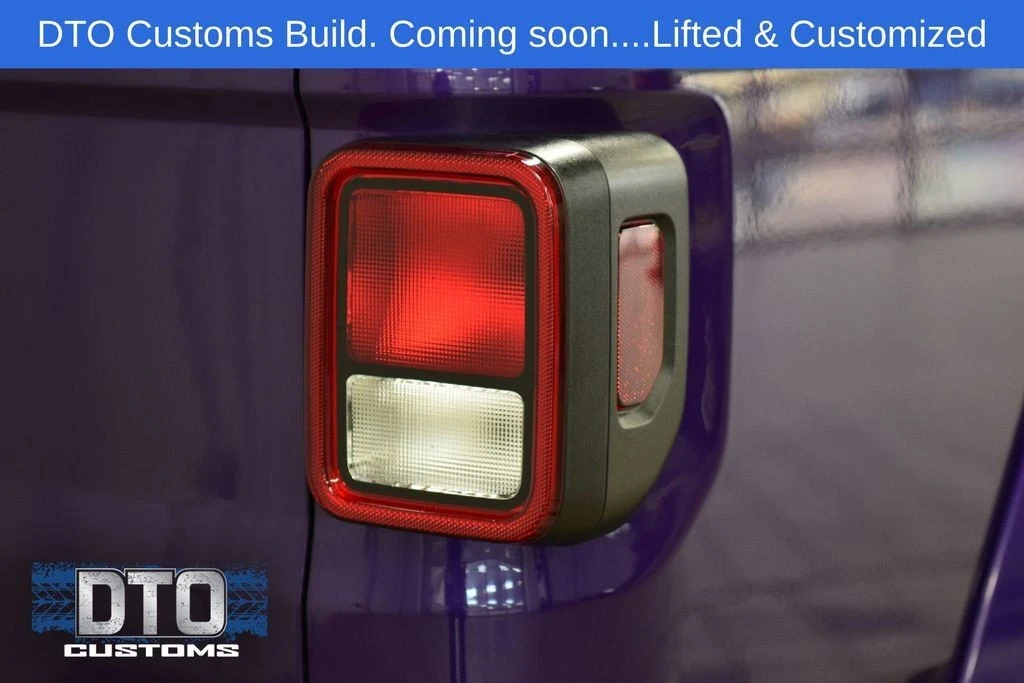 2026 Jeep JT Gladiator - Image 23 of 31
