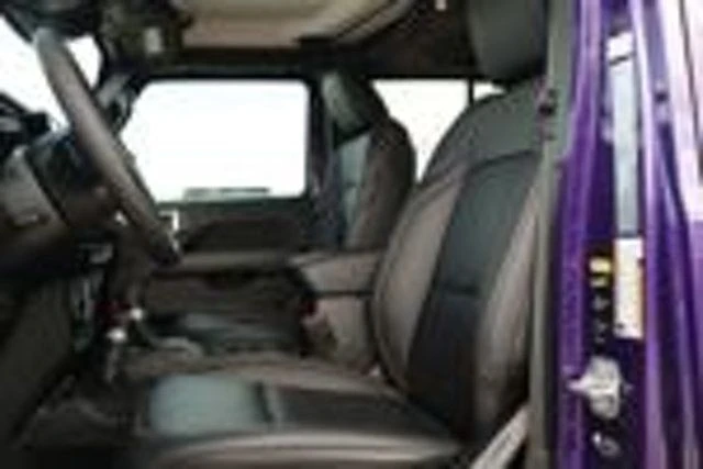 2026 Jeep JT Gladiator - Image 16 of 25