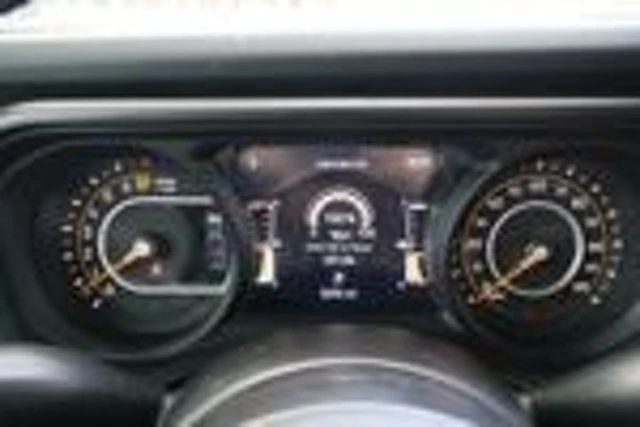 2026 Jeep JT Gladiator - Image 13 of 25