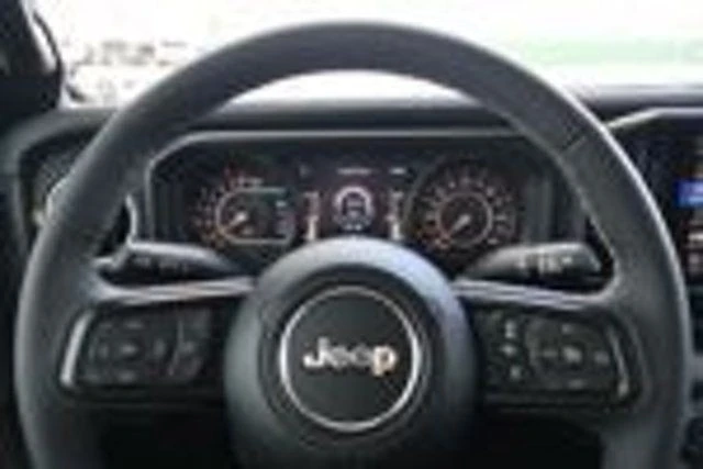 2026 Jeep JT Gladiator - Image 8 of 25
