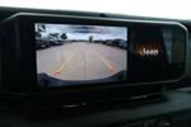2026 Jeep JT Gladiator - Image 14 of 25