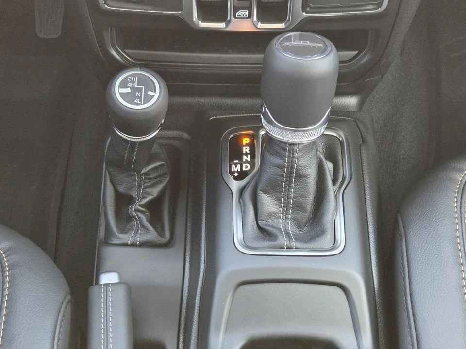 2026 Jeep JT Gladiator - Image 13 of 20
