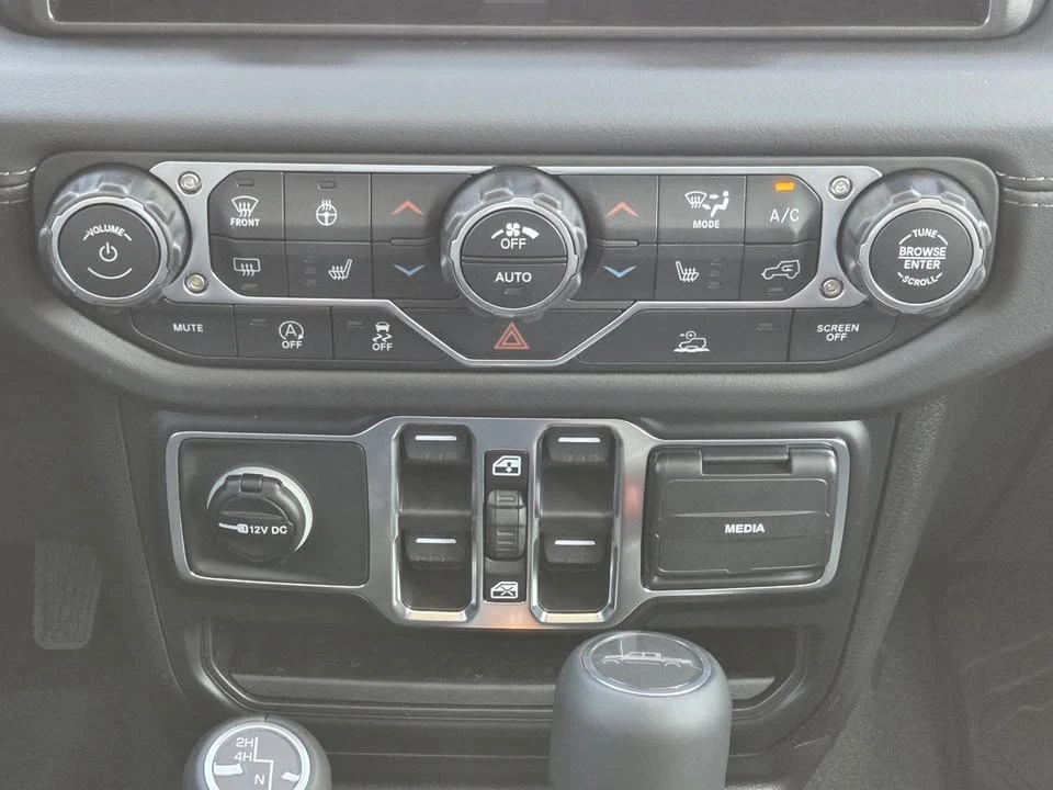 2026 Jeep JT Gladiator - Image 12 of 20