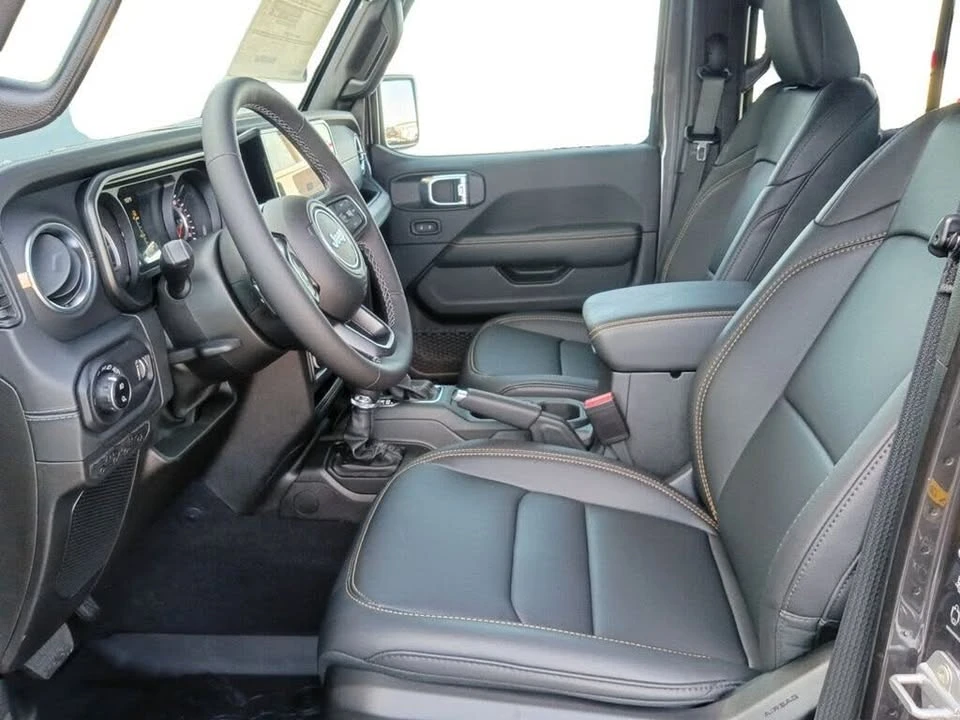 2026 Jeep JT Gladiator - Image 16 of 20