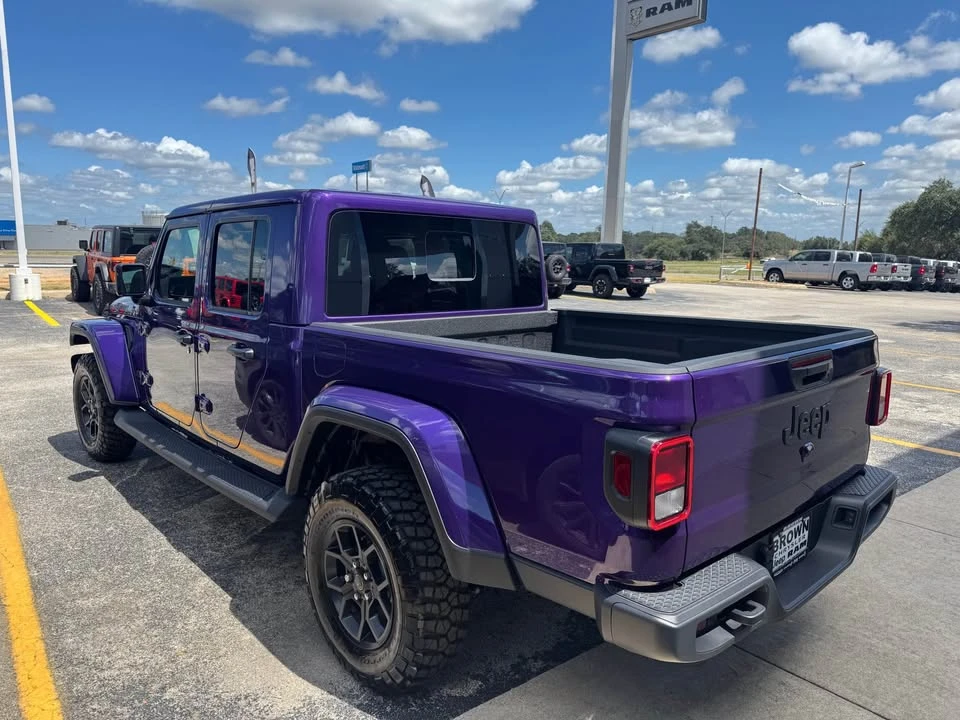 2026 Jeep JT Gladiator - Image 3 of 10