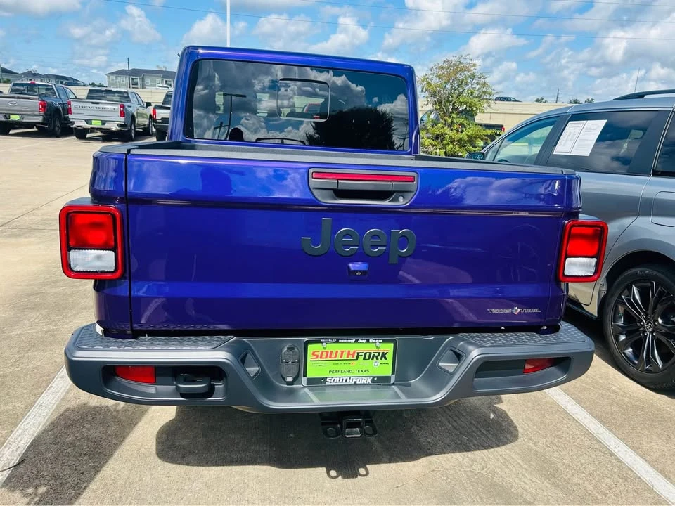 2026 Jeep JT Gladiator - Image 3 of 3