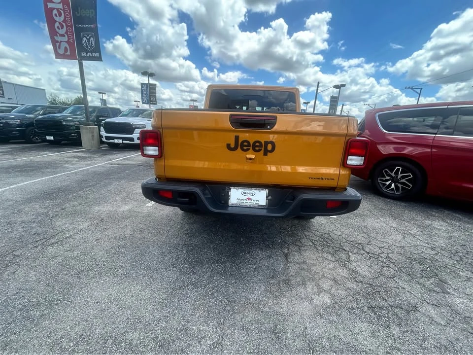 2026 Jeep JT Gladiator - Image 6 of 9