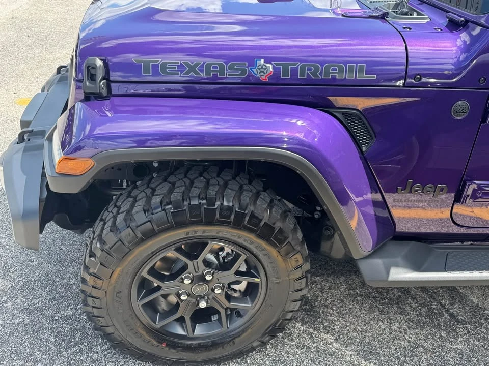 2026 Jeep JT Gladiator - Image 2 of 10