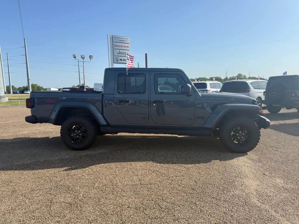 2026 Jeep JT Gladiator - Image 4 of 12