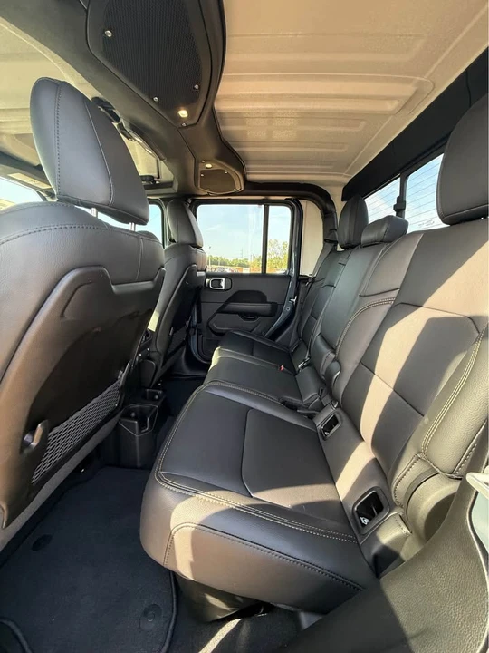 2026 Jeep JT Gladiator - Image 9 of 12