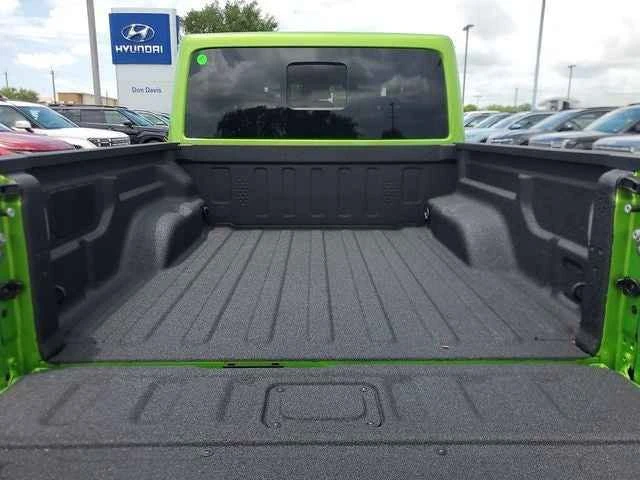 2026 Jeep JT Gladiator - Image 4 of 13
