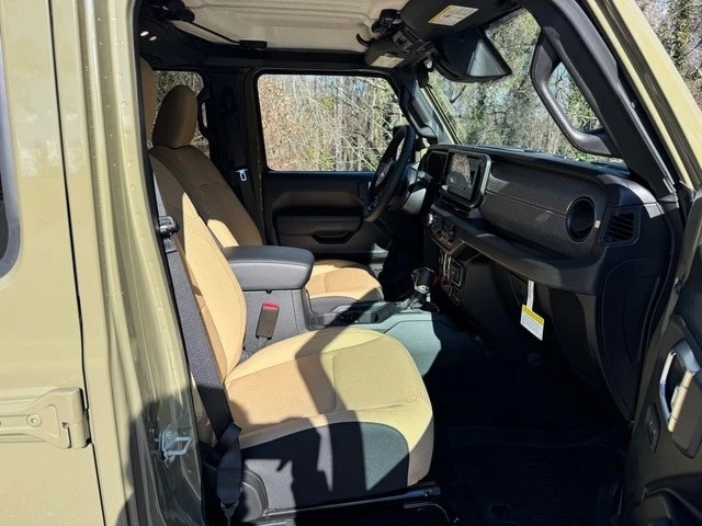 2026 Jeep JT Gladiator - Image 19 of 21