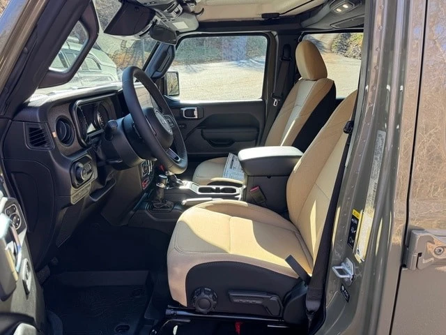 2026 Jeep JT Gladiator - Image 13 of 21