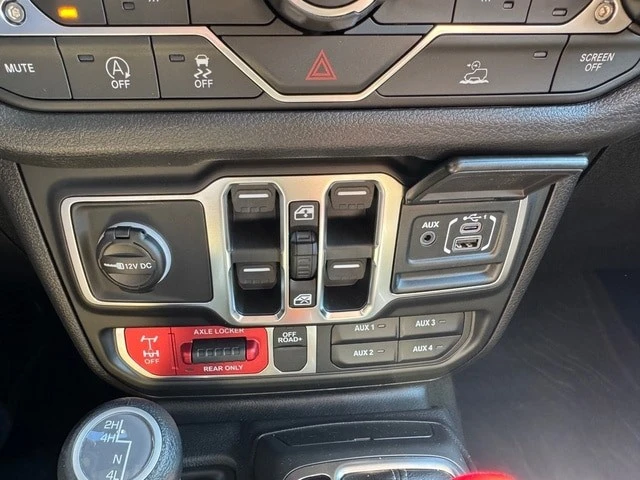 2026 Jeep JT Gladiator - Image 25 of 30