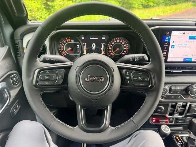 2026 Jeep JT Gladiator - Image 20 of 30