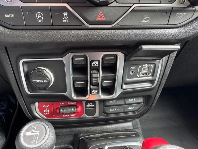 2026 Jeep JT Gladiator - Image 25 of 30