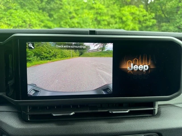 2026 Jeep JT Gladiator - Image 23 of 30