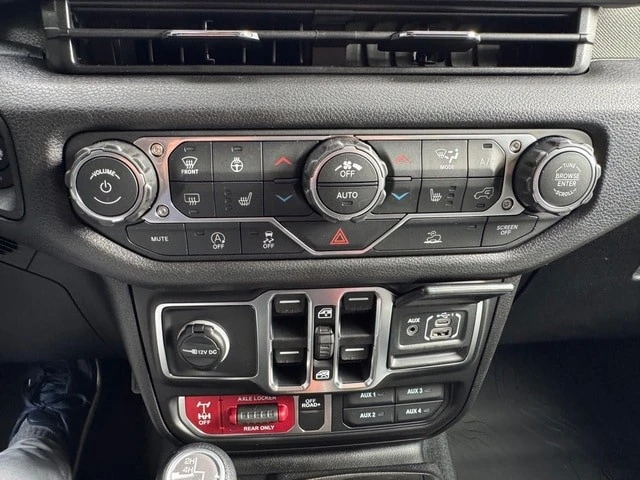 2026 Jeep JT Gladiator - Image 24 of 30