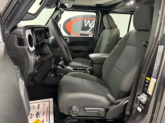 2026 Jeep JT Gladiator - Image 11 of 12