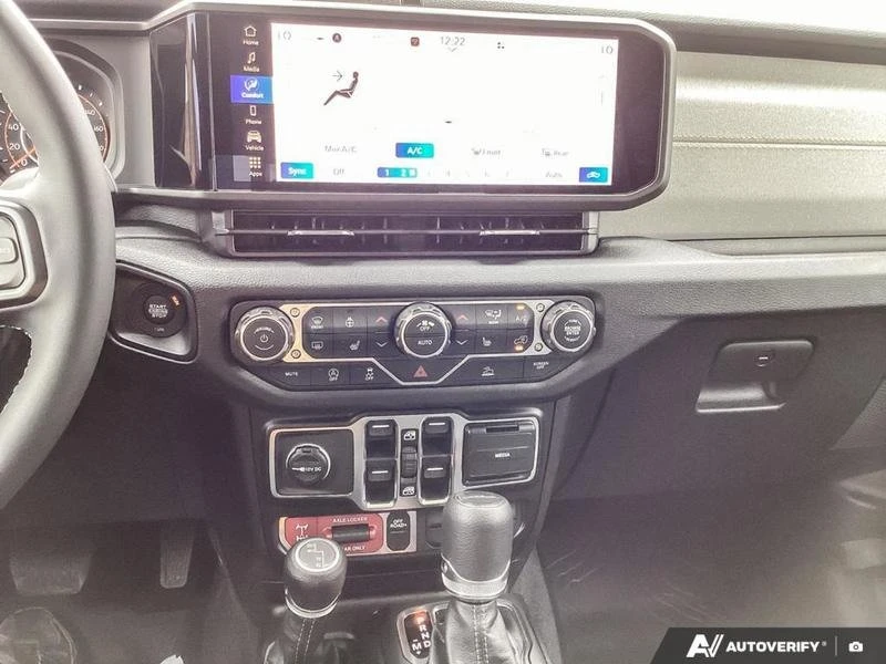 2026 Jeep JT Gladiator - Image 14 of 20