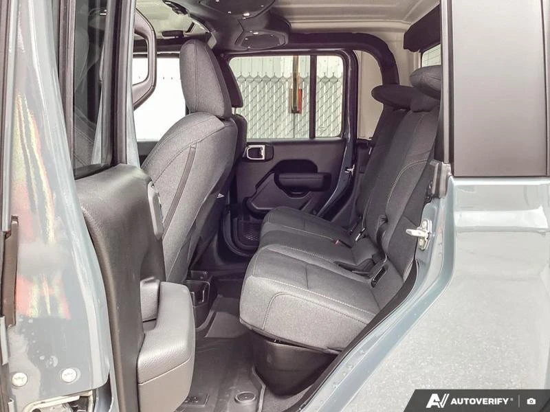 2026 Jeep JT Gladiator - Image 18 of 20
