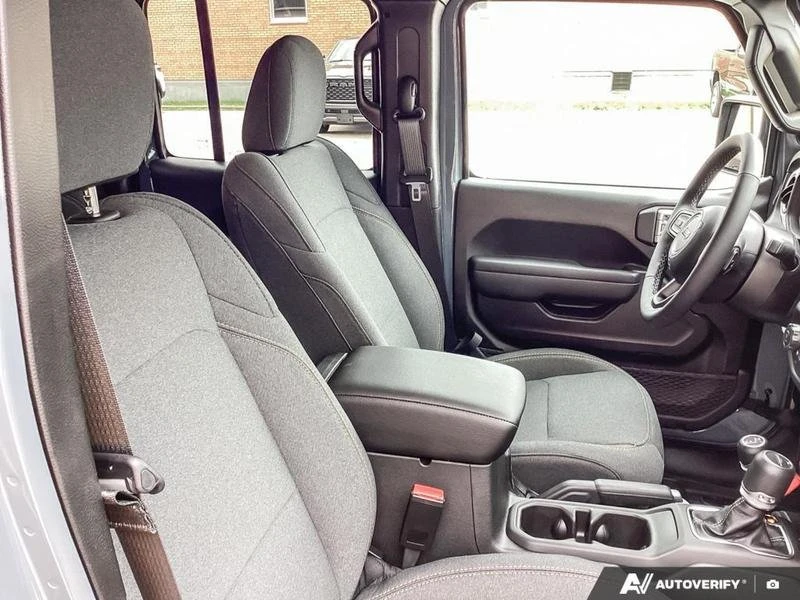 2026 Jeep JT Gladiator - Image 17 of 20